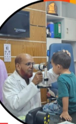 Portable slit lamp examination for child patient